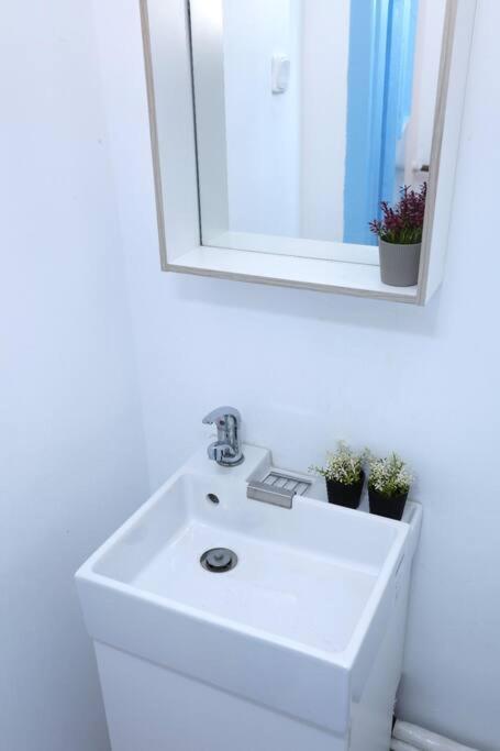 Appartement 3 Bdrm In Center *