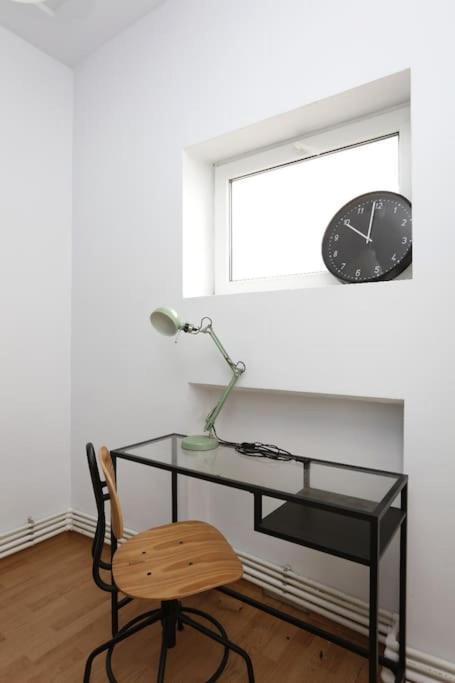 3 Bdrm In Center דירה