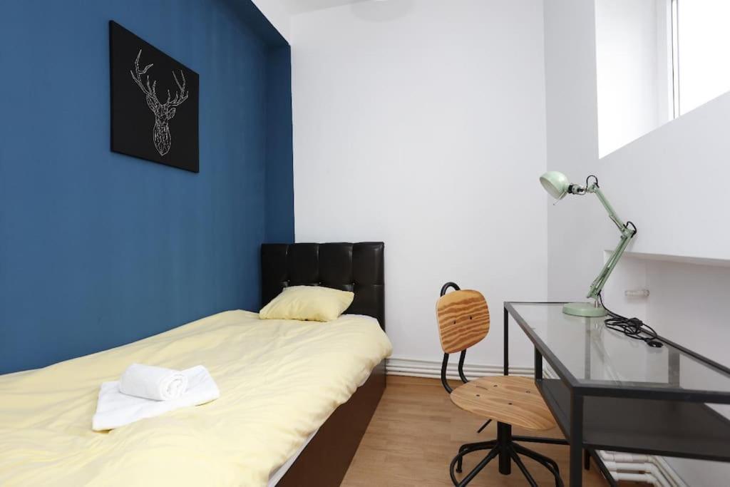 3 Bdrm In Center Appartement