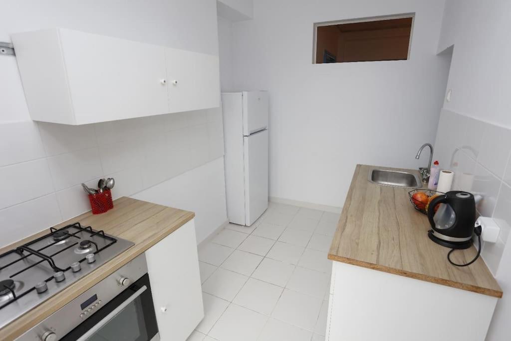 3 Bdrm In Center * Bucarest