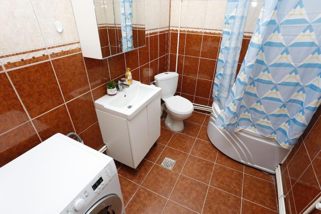 Appartement 3 Bdrm In Center *